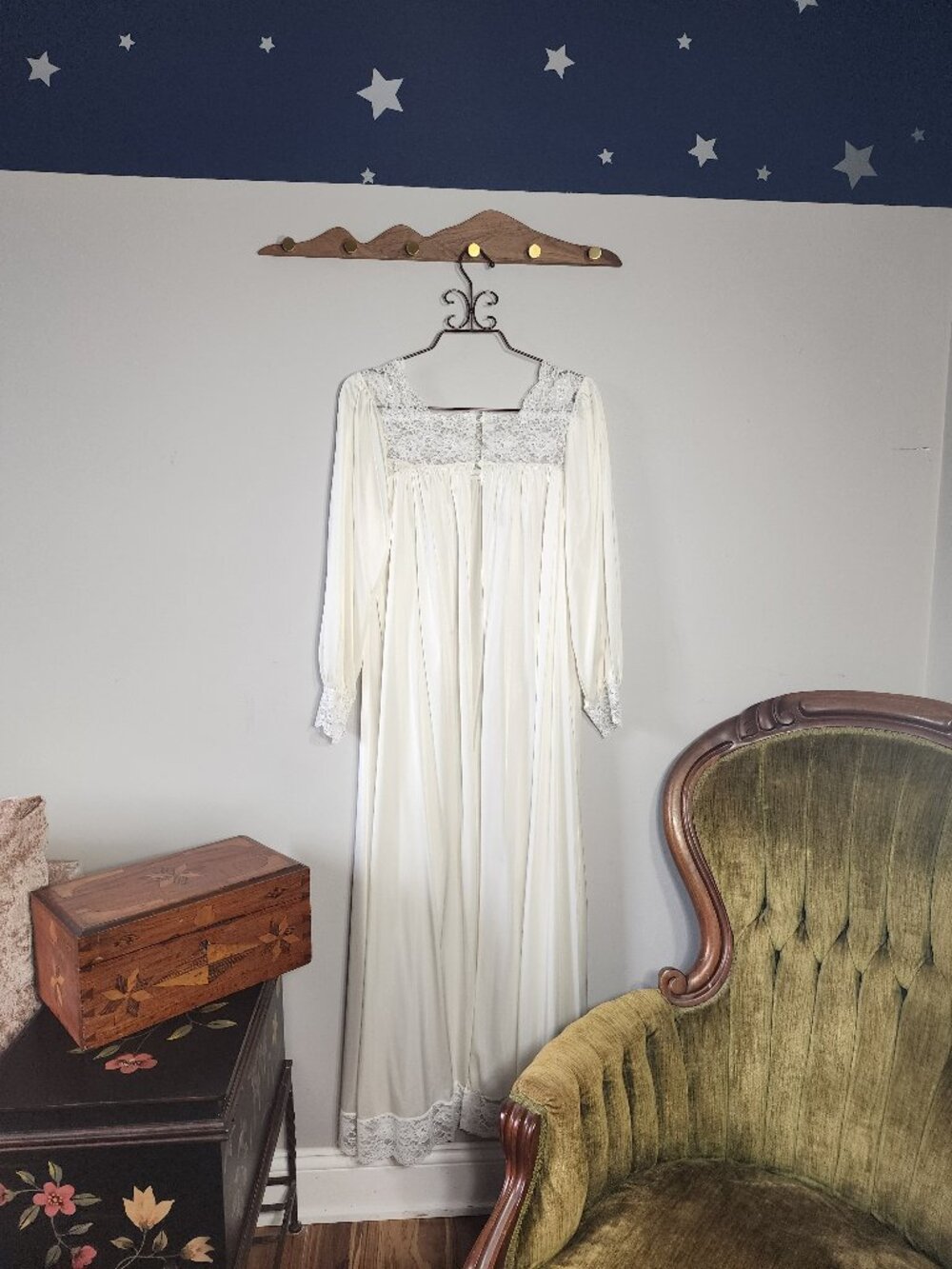 Vintage Miss Elaine Ivory Lace Antron Nylon Long Nightgown USA